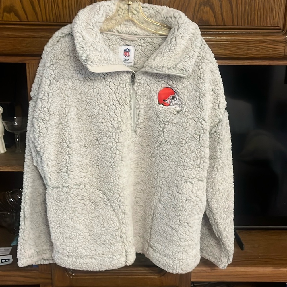 NFL Cleveland browns Sherpa jacket. Quarter zip pull over